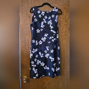 IVANKA TRUMP White Lilly Floral Sleeveless Bodycon Mini Midi Dress